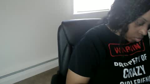 Snapshot of sexymona1218 chatting on 12.20.25 SexyMona online show from 12.20.25