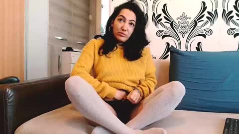 Snapshot of sexynaughtykitty chatting on 01.08.25 Myra online show from 01.08.25