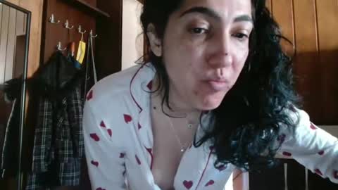 Snapshot of sexynaughtykitty chatting on 01.27.25 Myra online show from 01.27.25