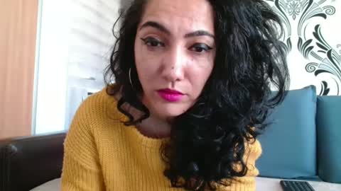 Snapshot of sexynaughtykitty chatting on 01.29.25 Myra online show from 01.29.25
