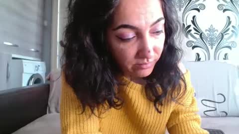Snapshot of sexynaughtykitty chatting on 02.21.25 Myra online show from 02.21.25
