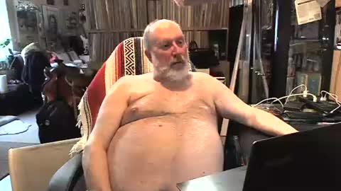 Grizz Lee Bear online show from 01.07.25