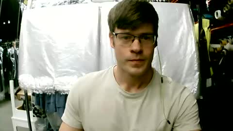 Snapshot of sexypornhot chatting on 06.17.26 Erikson online show from 06.17.26