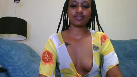 Snapshot of sexyriri22 chatting on 06.22.26 sexyriri22 online show from 06.22.26