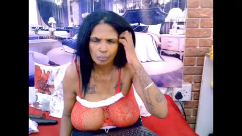 Snapshot of sexyva4u2luv chatting on 06.24.26 sexyva4u2luv online show from 06.24.26