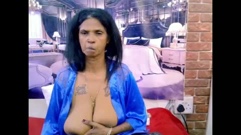 Snapshot of sexyva4u2luv chatting on 06.26.26 sexyva4u2luv online show from 06.26.26