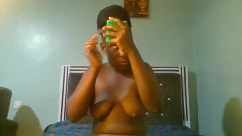 VIVIAN online show from 03.05.25