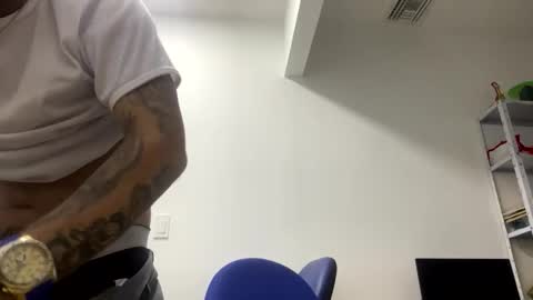 Snapshot of sexywhite_col chatting on 11.06.25 sexywhite_col online show from 11.06.25