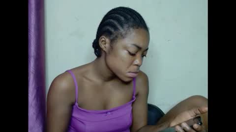 Snapshot of sexyxmilfx chatting on 09.10.25 sexyxmilfx online show from 09.10.25