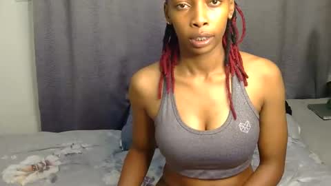 Snapshot of sexyy_sirenn chatting on 06.02.26 sexyy_sirenn online show from 06.02.26