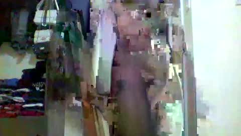 Snapshot of sexyy_tiny chatting on 12.08.24 Mel online show from 12.08.24