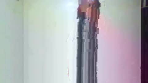 Snapshot of sexyy_tiny chatting on 02.04.25 Mel online show from 02.04.25