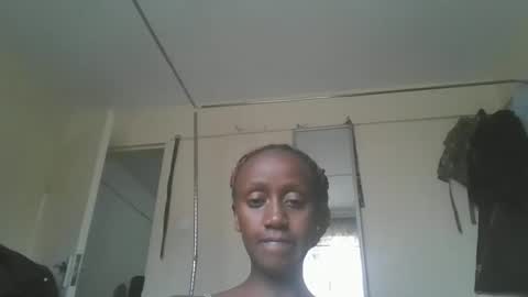 Snapshot of sexyy_tiny chatting on 09.24.25 Mel online show from 09.24.25