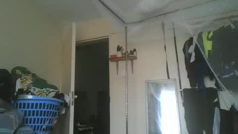 Snapshot of sexyy_tiny chatting on 11.10.25 Mel online show from 11.10.25