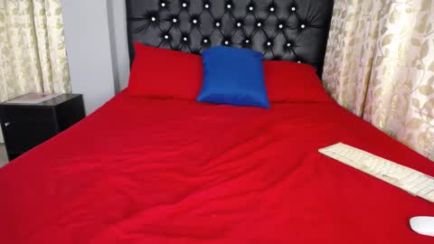 Snapshot of sexyzahara_h chatting on 02.11.25 zahara online show from 02.11.25