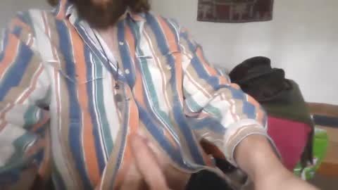 Snapshot of sg556 chatting on 10.07.25 Gee online show from 10.07.25