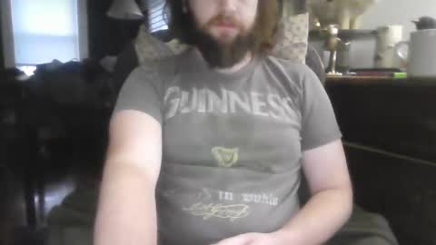 Snapshot of sg556 chatting on 10.24.25 Gee online show from 10.24.25