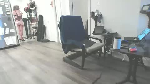 CD    Jeanne online show from 12.17.25