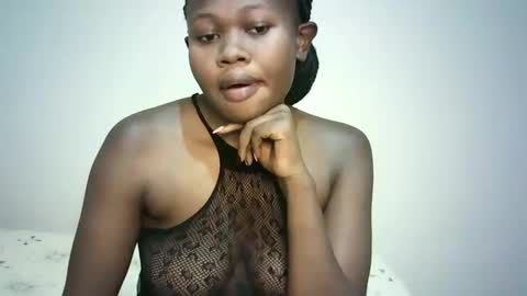 Snapshot of shadow_sweetx chatting on 10.10.25 shadow_sweetx online show from 10.10.25