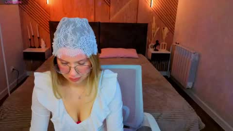 Snapshot of shakira_lux chatting on 05.23.26 Shakira online show from 05.23.26