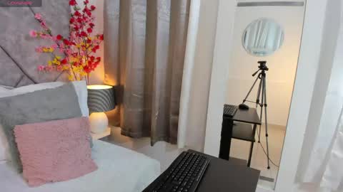 Shanily online show from 04.14.26