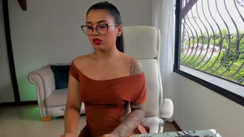 Snapshot of shanabellucy chatting on 12.09.24 onlyfans shanabellucy online show from 12.09.24