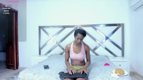 S H A N E L L E   online show from 11.10.25