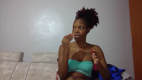 Snapshot of shania_sleigh chatting on 01.06.25 shania_sleigh online show from 01.06.25
