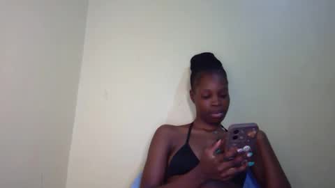 Snapshot of shania_sleigh chatting on 02.14.25 shania_sleigh online show from 02.14.25