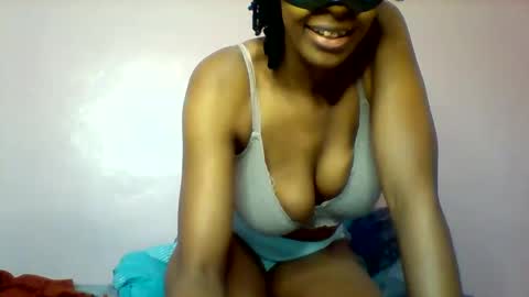 Snapshot of shanizzz chatting on 03.15.26 shanizz online show from 03.15.26