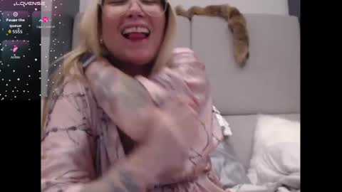 Shannon07 online show from 10.15.25