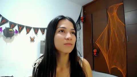 Snapshot of shantalkimberly chatting on 10.21.25 maria online show from 10.21.25