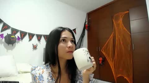 Snapshot of shantalkimberly chatting on 10.22.25 maria online show from 10.22.25