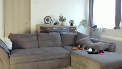 Snapshot of shantallmilf chatting on 02.18.25 Shantall Milf online show from 02.18.25