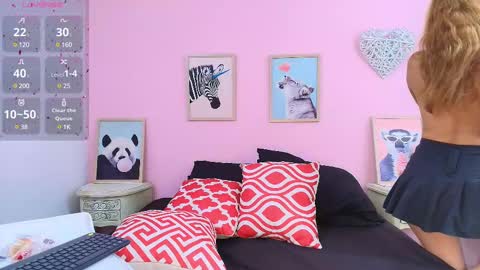  Shantall online show from 03.04.25