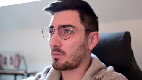 frenchy boy online show from 12.04.24