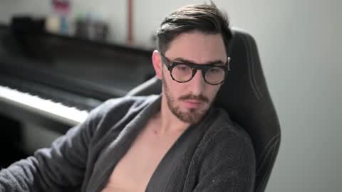 frenchy boy online show from 11.11.25