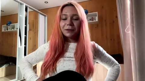 Snapshot of sharellfarina chatting on 04.07.26 Sherry online show from 04.07.26