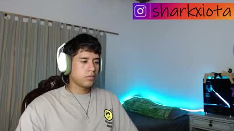 Snapshot of sharky_g chatting on 10.08.25 Frqnko online show from 10.08.25