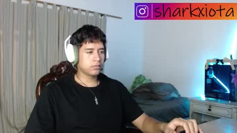 Snapshot of sharky_g chatting on 10.10.25 Frqnko online show from 10.10.25