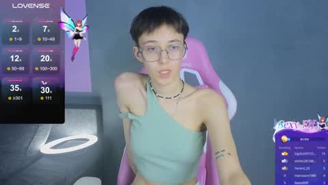 Snapshot of sharli_rose chatting on 12.17.24 Sharli online show from 12.17.24