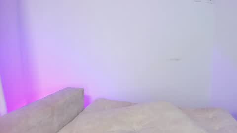 Hi fiends ---- I usually start online from Monday to Friday from 1000 am Saturdays and Sundays at 600 am Colombia time online show from 01.24.25