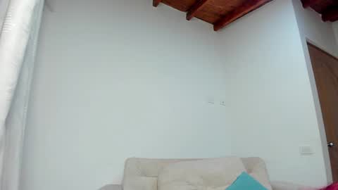 Hi fiends ---- I usually start online from Monday to Friday from 1000 am Saturdays and Sundays at 600 am Colombia time online show from 01.25.25