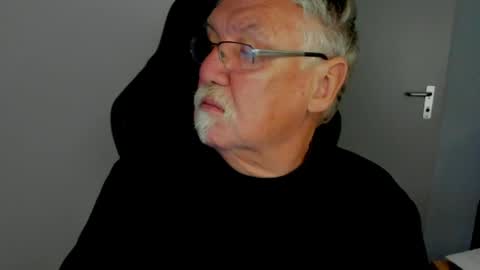 Snapshot of sharlots_pet chatting on 05.12.26 sharlots_pet online show from 05.12.26