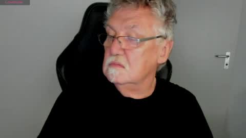 Snapshot of sharlots_pet chatting on 06.02.26 sharlots_pet online show from 06.02.26