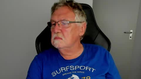 Snapshot of sharlots_pet chatting on 06.05.26 sharlots_pet online show from 06.05.26