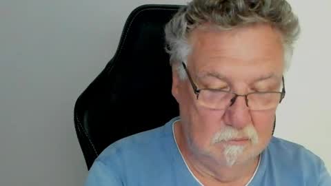 Snapshot of sharlots_pet chatting on 06.09.26 sharlots_pet online show from 06.09.26
