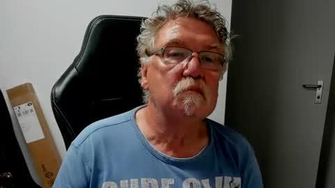 Snapshot of sharlots_pet chatting on 07.15.26 sharlots_pet online show from 07.15.26