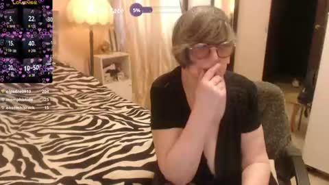 Snapshot of sharon_amore chatting on 06.19.26 Helena online show from 06.19.26