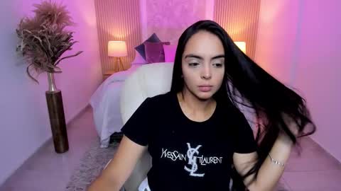 Snapshot of sharon_thompson_ chatting on 09.08.25 Sharon online show from 09.08.25